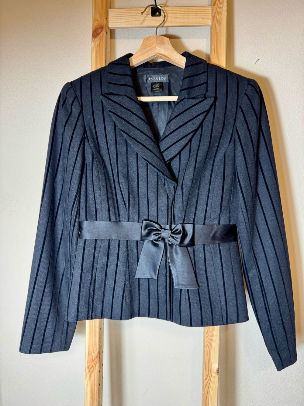 Harold's Women's Navy Striped Blazer with Satin Belt size 4